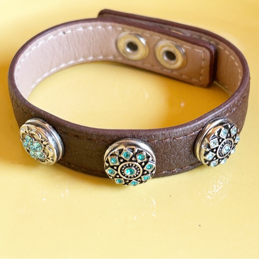 Gingersnaps Leather Bracelet with Blue Crystal Snaps